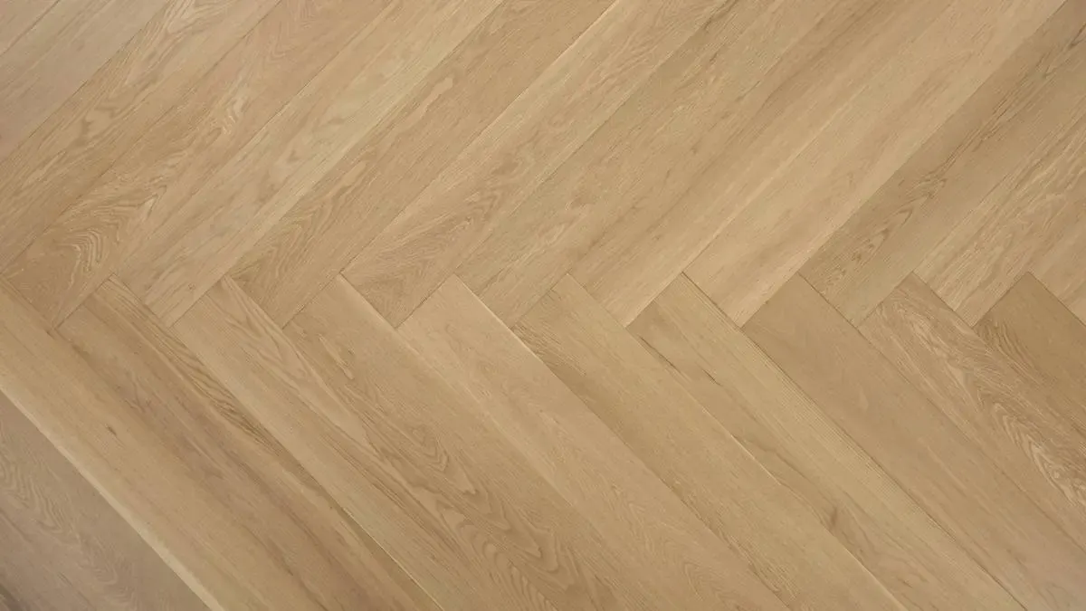 Close view of white oak pattern flooring